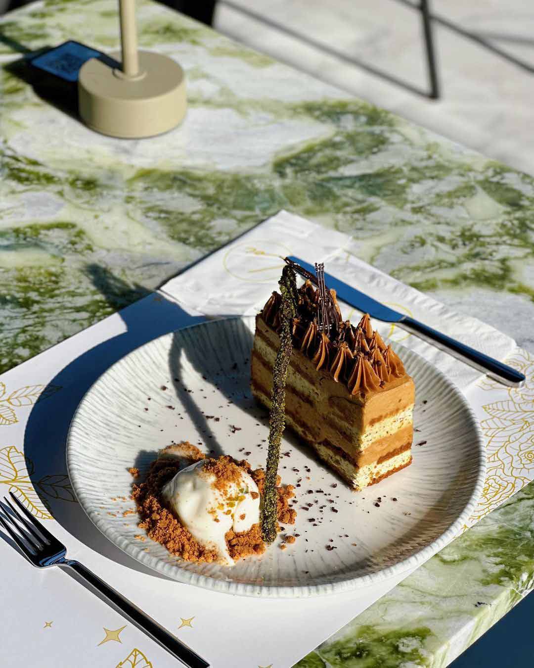 Loi Bosphorus - layered dessert plate served after pizza